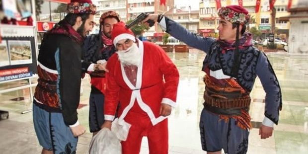 Bir_Anadolu_Azizi’nden_Kapitalizm_Elçisi’ne.._Noel-Baba_Gerçekten-Kimdir