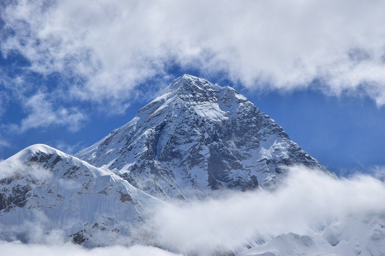 Dünya'nın_Zirvesi:_Everest_Dağı